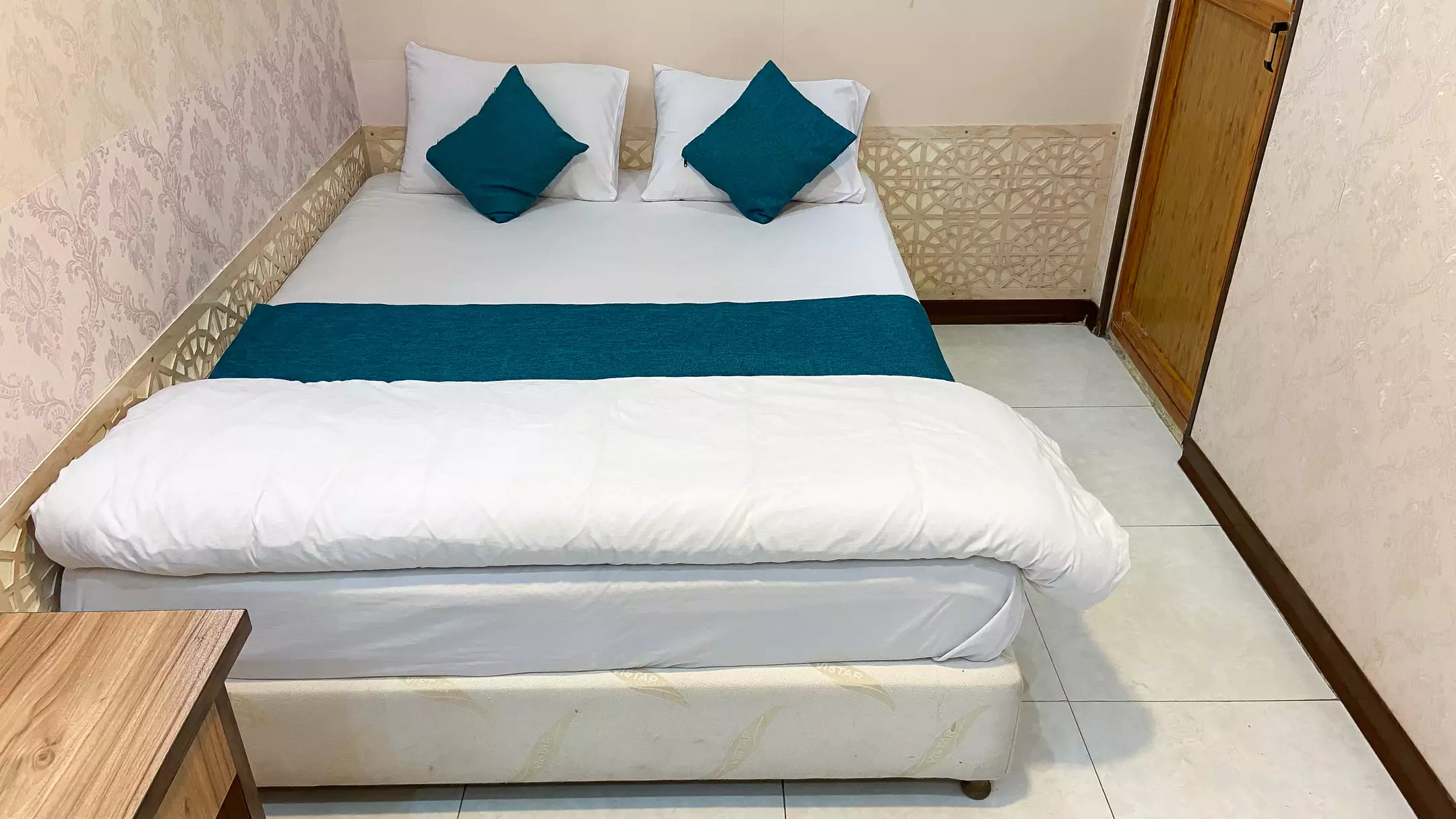 Alibaba https://cdn.alibaba.ir/ostorage/hotel-accommodation-images/6704d92e6af0f999b10abbab_ee2d1cb2-3ceb-499e-b090-ae940c09f022_دبل (1).webp